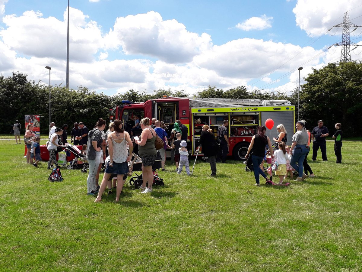 LFBSutton's tweet photo. What an amazing day #SHMACF2019 with the local community. Firefighters sharing community safety advice and outreach opportunities. @LondonFire @SuttonCouncil https://t.co/NUN9cCZXNS