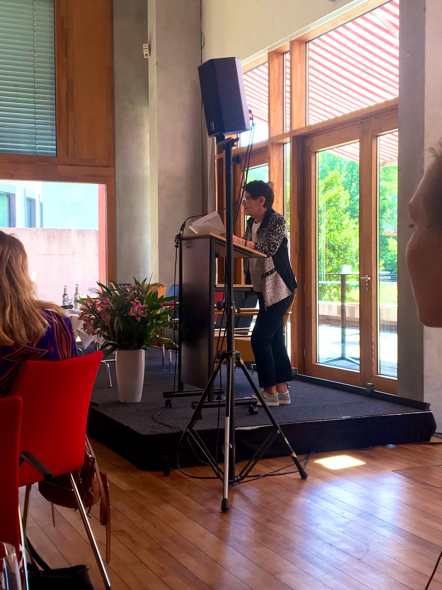 CGoupille's tweet photo. Wegweisende Wörter von Bundestagspräsidentin aD Rita Süssmuth zur Parität in der Politik und Europa 🇪🇺. Diskussion mit Vertreterinnen aus Polen, Deutschland und Frankreich https://t.co/z0S0beBvnq