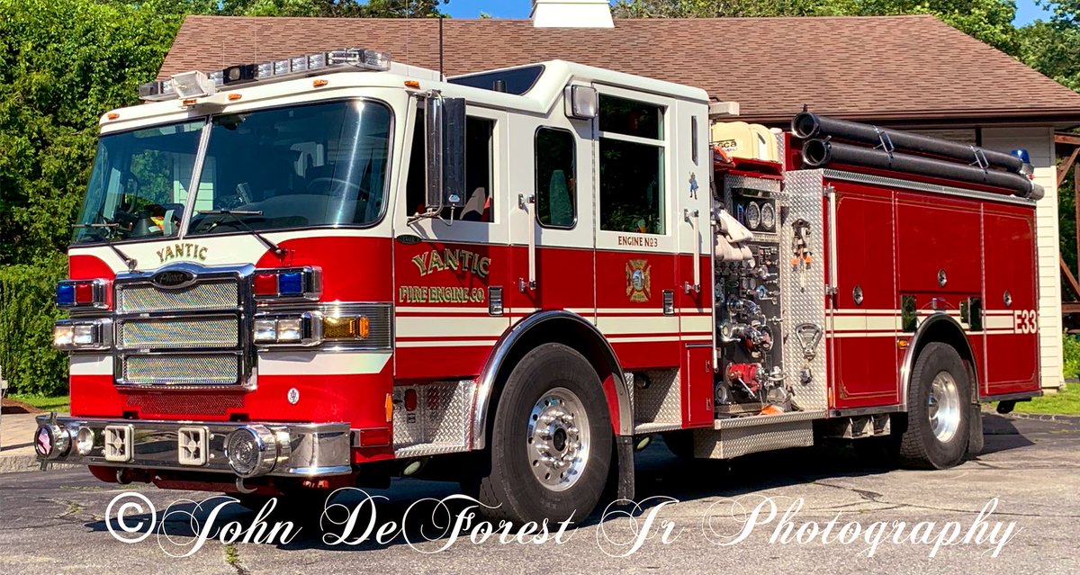 JDeforest1717's tweet photo. Great day at the CFPA picnic held at Yantic Ct Company #1. Yantic Engine 31 1979 CF Mack 1500/700, Engine 33 2007 Pierce Dash 2000/500/50, Rescue 3 1991 R Mack Heavy Rescue Walk-In, was a shot of the station. @ctfirephoto @KempterFireWire @NorwichFire @PierceMfg #yanticfire https://t.co/jlEWY8724a
