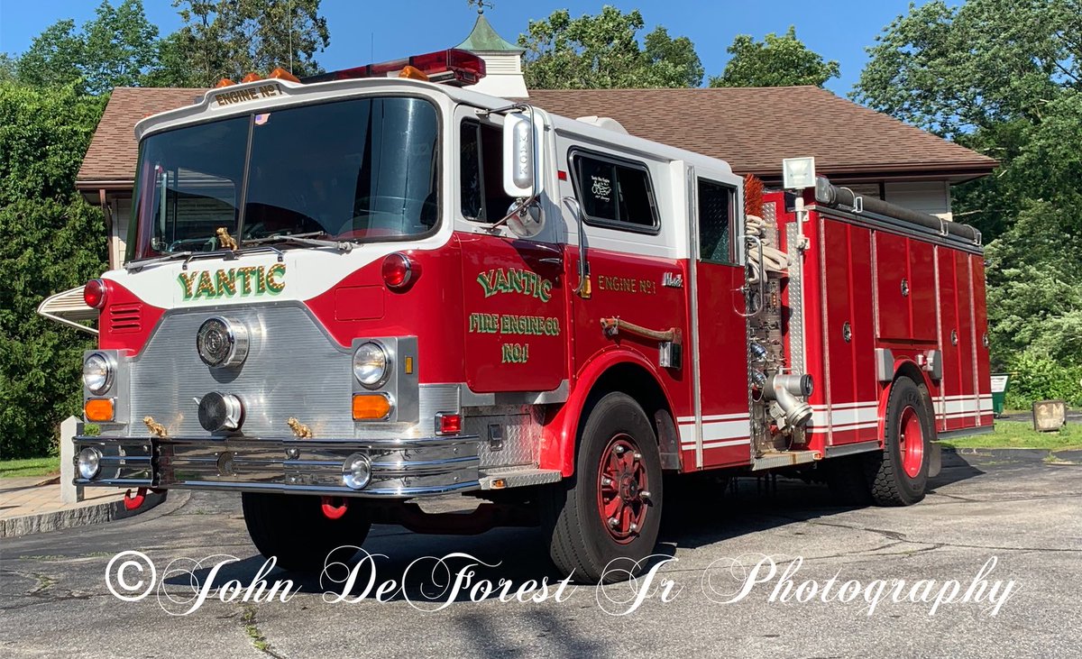 JDeforest1717's tweet photo. Great day at the CFPA picnic held at Yantic Ct Company #1. Yantic Engine 31 1979 CF Mack 1500/700, Engine 33 2007 Pierce Dash 2000/500/50, Rescue 3 1991 R Mack Heavy Rescue Walk-In, was a shot of the station. @ctfirephoto @KempterFireWire @NorwichFire @PierceMfg #yanticfire https://t.co/jlEWY8724a