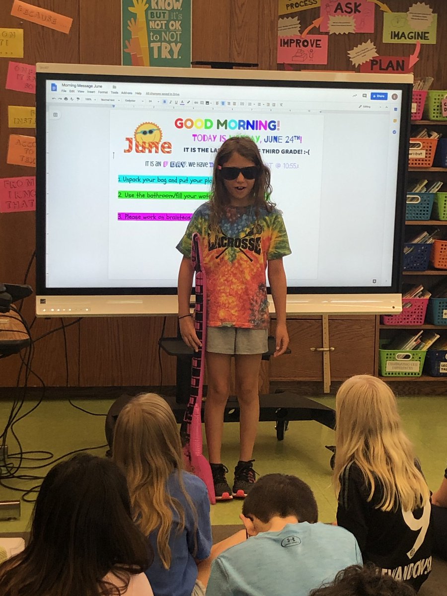 qrsdevlin's tweet photo. Gloria Steinem and John Lennon stopped by our classroom today! #biographyprojects #qrspride https://t.co/SVWj9sfCVv