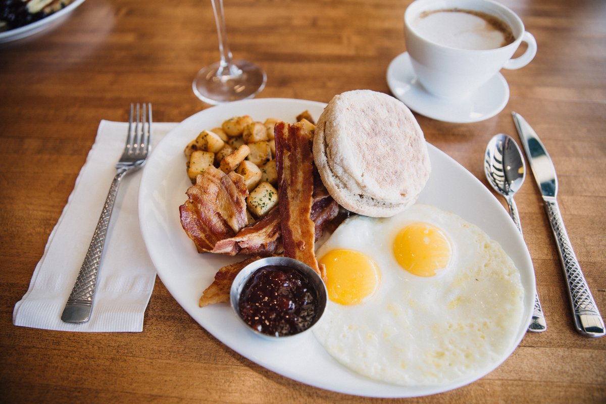 lepeepindy's tweet photo. Do you like being basic? We usually don’t at Le Peep, but there are those days that we want nothing more than to have something super simple. Thankfully, our menu offers a wide selection and allows for the goodness of simplicity to be an option with The Great American 🍳🥓 https://t.co/W2eXew6360
