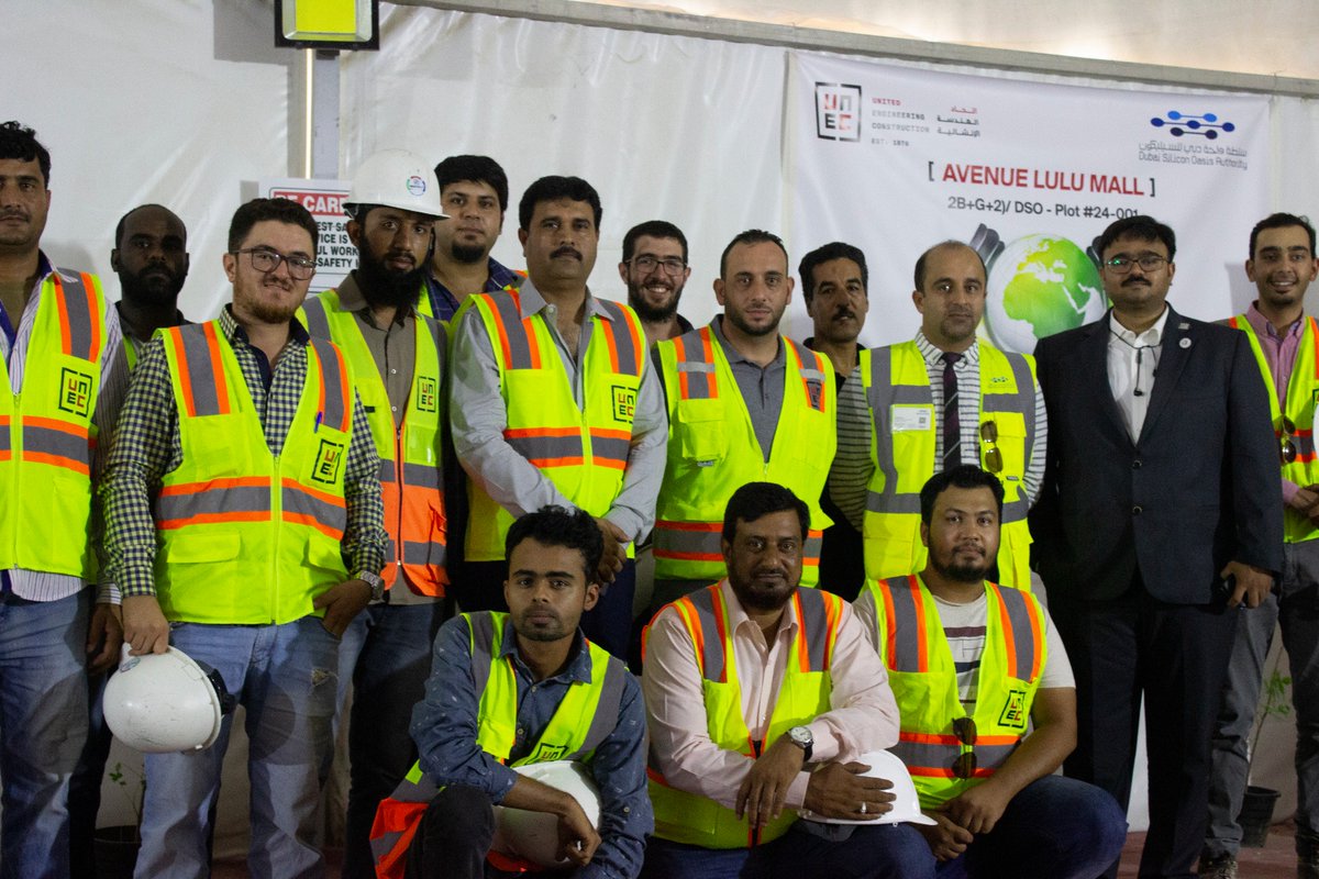 unec_co's tweet photo. Most of the ingredients for a healthy and fulfilling existence come to us from nature.Therefore, we are committed in investing our time and efforts on things that truly matter. Today, #TeamUNEC joins forces with #DSO Authority to plant trees in celebration of #WorldEnvironmentDay https://t.co/sEBxv5K7Yg