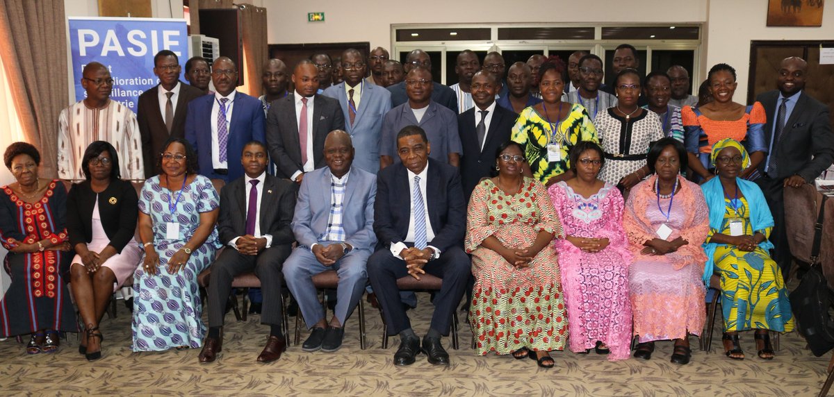 E.Wega (@erdwega) on Twitter photo Le 🇨🇦appuie la surveillance du secteur extractif pour un développement plus inclusif au #BurkinaFaso, #Mali, #Cameroun et à #Madagascar. Des audits-pilotes du secteur minier sont un impératif. <a href="/AmbCanBFA/">AmbCanBFA</a> <a href="/nathalie_oneil/">Nathalie O'Neil</a> <a href="/SandraMcCardell/">Sandra McCardell</a> <a href="/CanEmbMali/">Canada in Mali and Niger</a> <a href="/DevCanada/">Développement Canada</a> <a href="/gouvernementBF/">Primature du Burkina Faso</a> Le 🇨🇦appuie la surveillance du secteur extractif pour un développement plus inclusif au #BurkinaFaso, #Mali, #Cameroun et à #Madagascar. Des audits-pilotes du secteur minier sont un impératif. <a href="/AmbCanBFA/">AmbCanBFA</a> <a href="/nathalie_oneil/">Nathalie O'Neil</a> <a href="/SandraMcCardell/">Sandra McCardell</a> <a href="/CanEmbMali/">Canada in Mali and Niger</a> <a href="/DevCanada/">Développement Canada</a> <a href="/gouvernementBF/">Primature du Burkina Faso</a>
