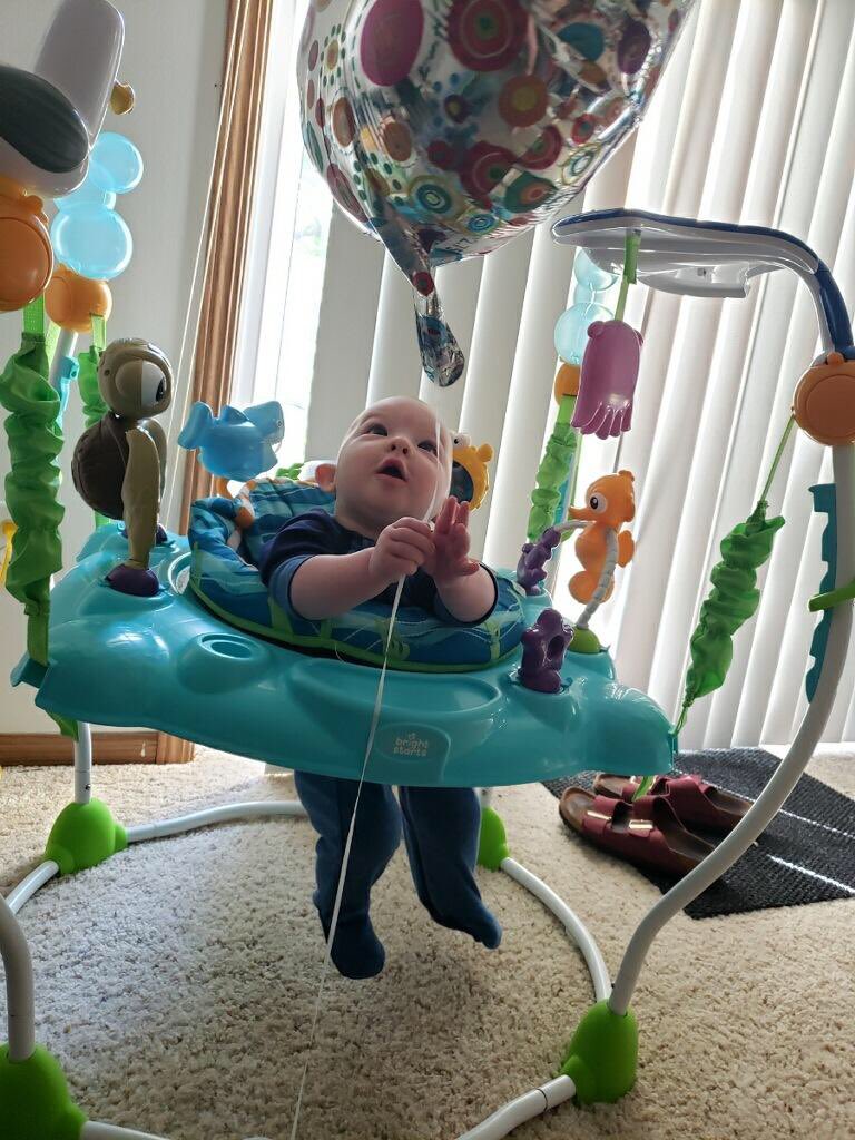 Pettities's tweet photo. My son LOVES balloons ever since his mom got one for Mother's Day. So yesterday I got him a new one. Have fun buddy ❤️❤️ https://t.co/Ho8r9saSMu