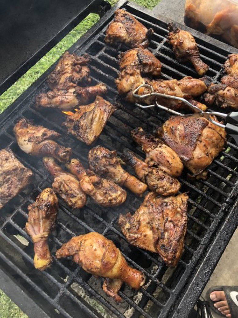 DON_PLAYLEON's tweet photo. I heard @TheGoodBros2 on the grill @ #BikiniBottomATX 🔥🙌🏾 https://t.co/cqnT0qsc3n
