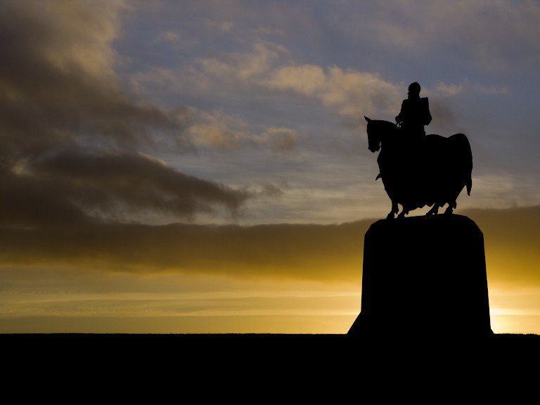 HistEnvScot's tweet photo. #DYK the magnificent statue of #RobertTheBruce marking the site of the Battle of Bannockburn was designed by sculptor Pilkington Jackson &amp; was erected in 1964? 

Jackson was a graduate of @eca_edinburgh &amp; worked closely with architect Robert Lorimer throughout his career. https://t.co/6wxNQ9QL6B