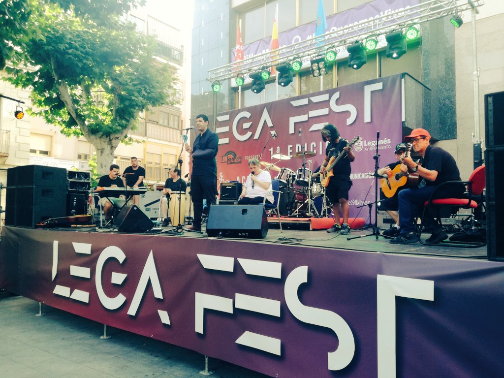 SergioAguinaga6's tweet photo. Pasado el finde queremos dar las gracias a #LegaFest @RadioLgn @AytoLeganes por invitar a nuestros grupos de #ProbandoBigBand #Imperfectos #AMASMiusic @GrupoAMAS @allendeLT @pedrodemingo a su flamante primer festival 🎤🎸👌 https://t.co/TP6MKhjFQD