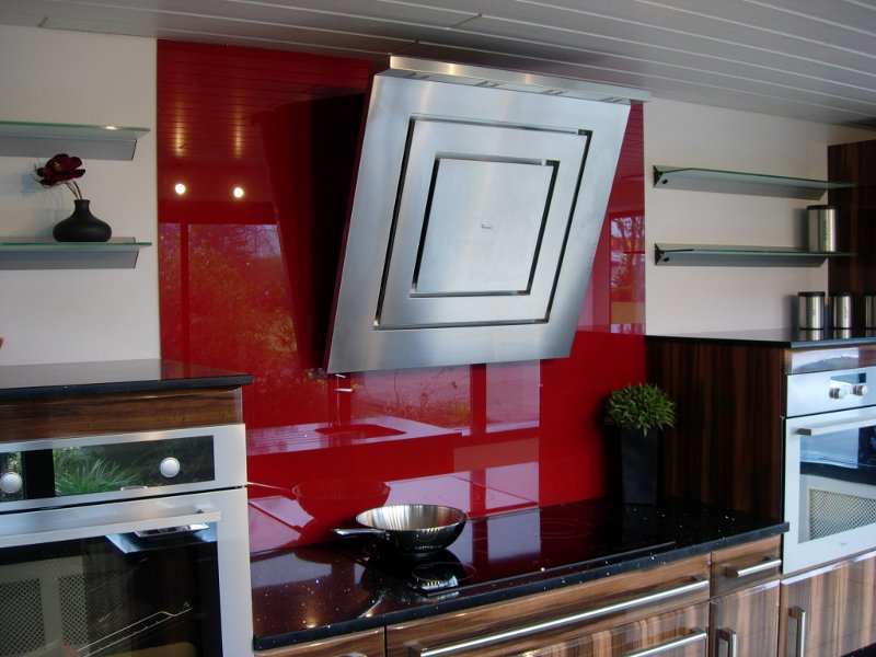 It’s always nice to see how it’s done and also the end results!

Glass splash back, available in a variety of colours, with or without the sparkle. Made to order and bespoke to fit the needs of your kitchen!

Pop into your local branch for more details

rembrand.co/pages/Our-Bran…