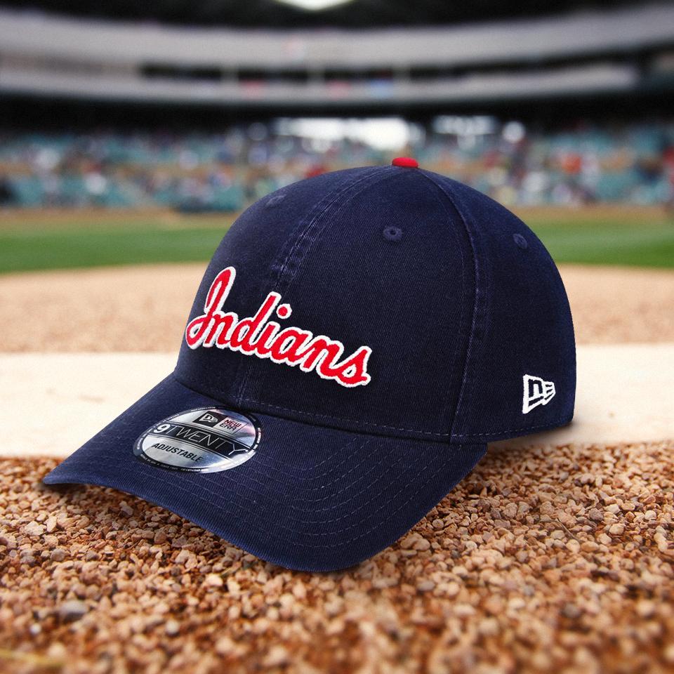 Produzimos um histórico cap para o @indians e, depois de atualizações, ele ficou conhecido em 1954 como 59FIFTY. Hoje em dia, a <a href="/newerabrasil/">New Era Brasil</a> também produz outros modelos com a identidade dos times da liga, como o 9Fifty e o 9Twenty. ⚾🧢 #NewEra #NewEraBrasil #mbl #indians