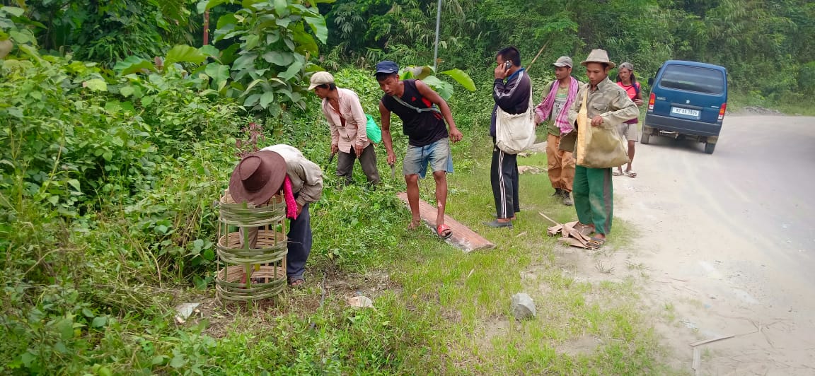 DcKolasib's tweet photo. GramSabha on Rainwater conservation held at Khamrang Village on 22/06/19. Letter from Hon'ble PM @narendramodi was read out, followed by cleaning of water tanks &amp; tree plantation,as per initiative of @mowrrdgr @PMOIndia @ruralwaterindia #Jalshakti #PMletter #RainWaterconservation https://t.co/fC1SAeDkCX
