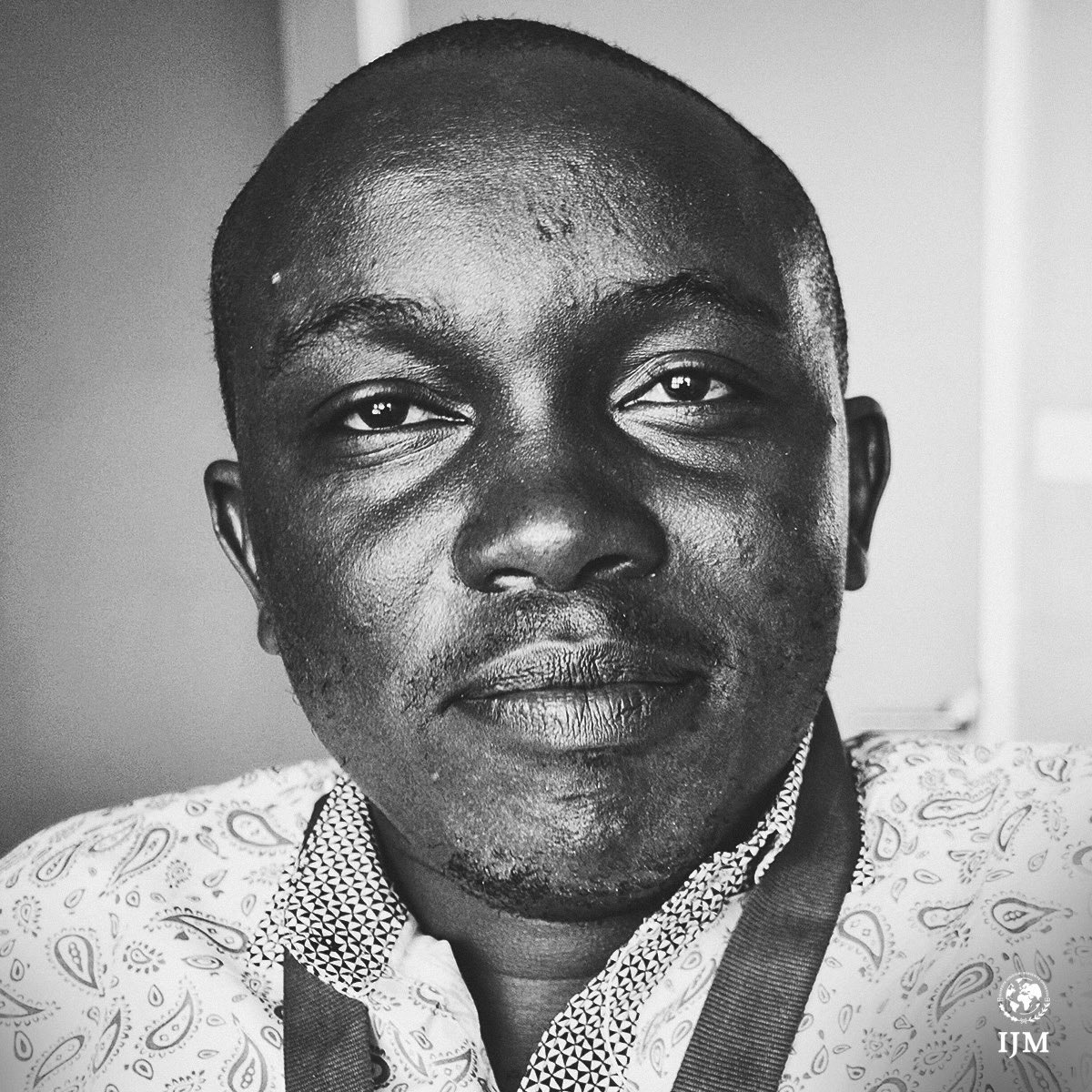 AngelaSmithMN's tweet photo. Now it’s three years ago, Ijm staff member, Willie Kimani, was kidnapped with an IJM client, Josephat Mwenda and their driver, Joseph Muiruri. Eight days later, the world learned they had been murdered. https://t.co/hlmsDX3kr5