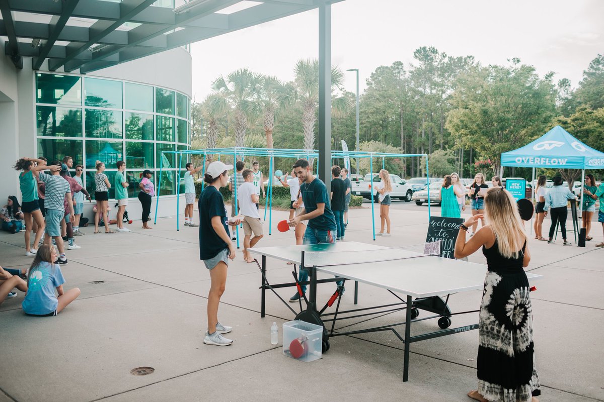 Overflow tweet media