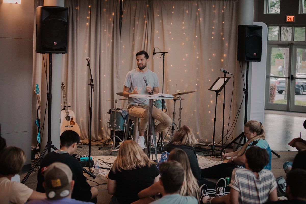 Overflow tweet media