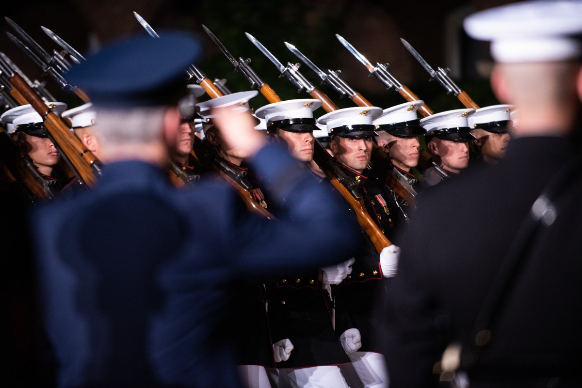 thejointstaff's tweet photo. Thanks to the #Marines at @MBWDC for a spectacular evening parade last Friday in honor of #GenSelva and thanks for the dedication, precision and pride that is evident in all you do. Semper Fi!
#MondayMotivation https://t.co/pHRQDL6de7