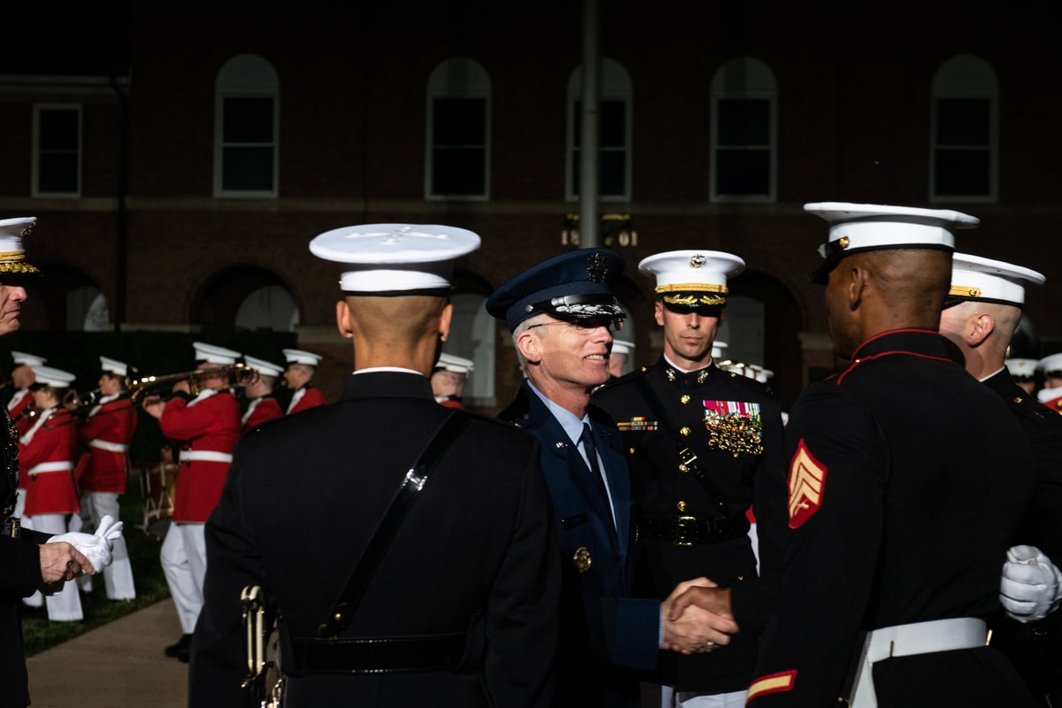 thejointstaff's tweet photo. Thanks to the #Marines at @MBWDC for a spectacular evening parade last Friday in honor of #GenSelva and thanks for the dedication, precision and pride that is evident in all you do. Semper Fi!
#MondayMotivation https://t.co/pHRQDL6de7