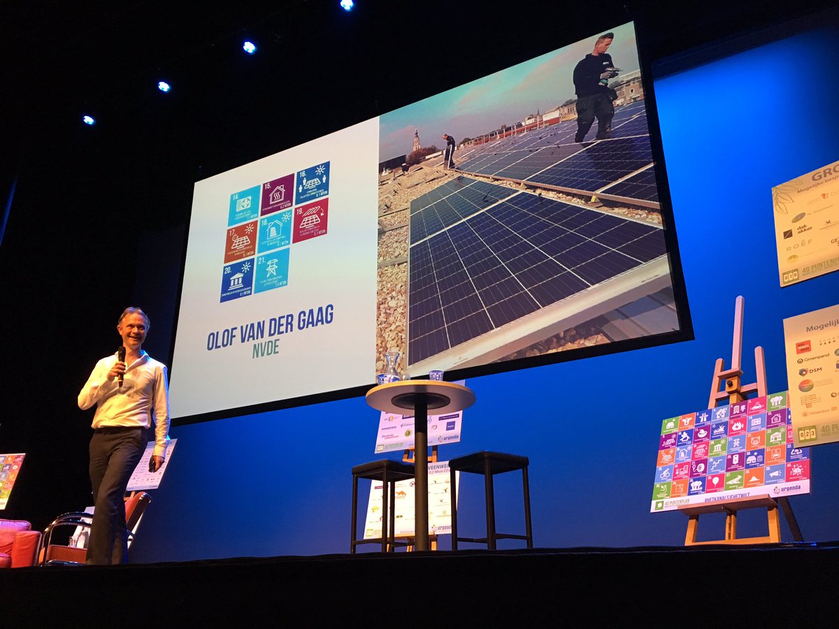 Volgende keer ligt er een groen dak onder deze zonnepanelen, toch <a href="/olofvdgaag/">Olof van der Gaag</a>? Slimme combinaties leveren meer rendement op! <a href="/urgenda/">@urgenda.bsky.social</a> #40puntenplan