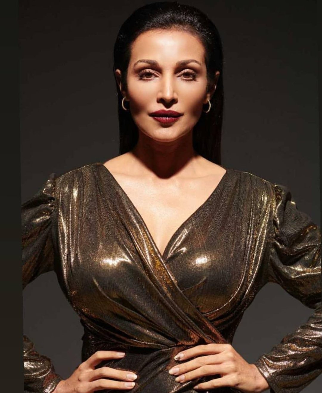 Flora Saini Hot latest photos, Asha Saini Collections - iiQ8 Biography