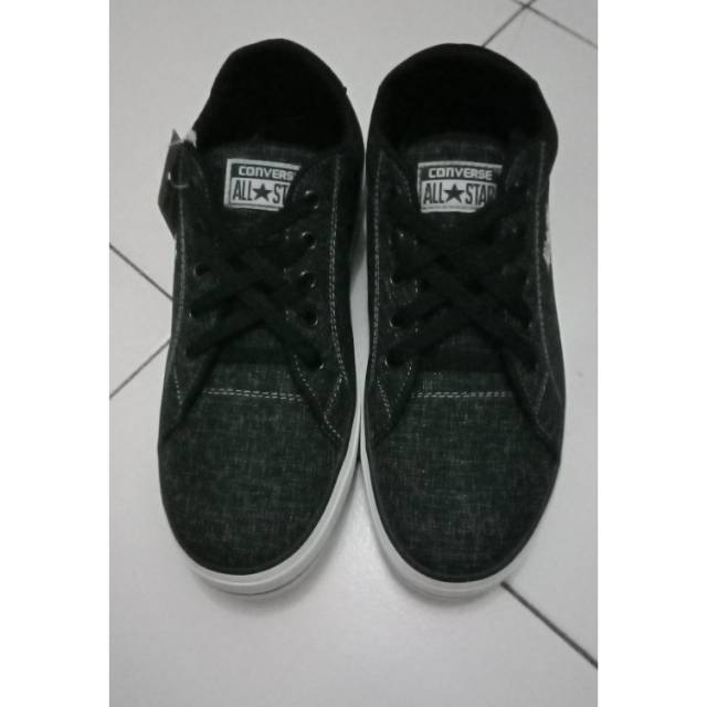 VeyAriska's tweet photo. Saya menjual Sepatu Ori seharga Rp275.000. Dapatkan produk ini hanya di Shopee! https://t.co/hfLYyQ0pzp #ShopeeID https://t.co/Puvwz0XaaB