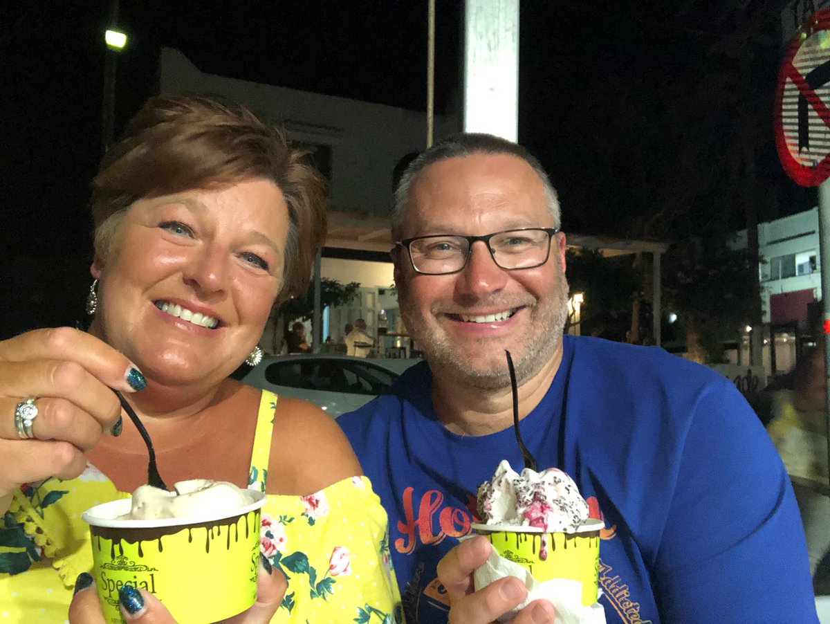 Just cos we can’t have Magic Kingdom ice cream!!!!
No parade here 😫😫😫