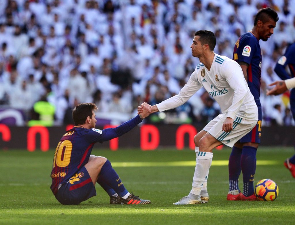 433's tweet photo. Lionel Messi turns 32 today 

Cristiano Ronaldo is 34

The end is approaching. 😢 https://t.co/1icYbixnWu