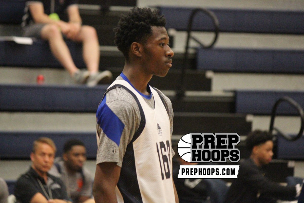 PrepHoopsOK's tweet photo. 📸 Isaiah Williams of Millwood at the Midwest Showcase! 

#PrepHoops https://t.co/sAcUX0IexH