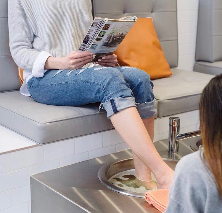 want to join our team and #FeelLikeATen at work? ⠀
💅🏼🧖🏼‍♀️🧴the ten spot charlottetown is hiring an *expert* esthetician and we want to hear from you 🧡apply online at thetenspot.com 📲