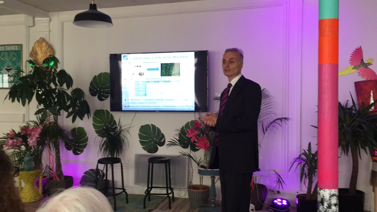 nicbaboul's tweet photo. Lancement du livre "Transformation Digitale 2.0" #digitalimpacts https://t.co/37z1exKxj7