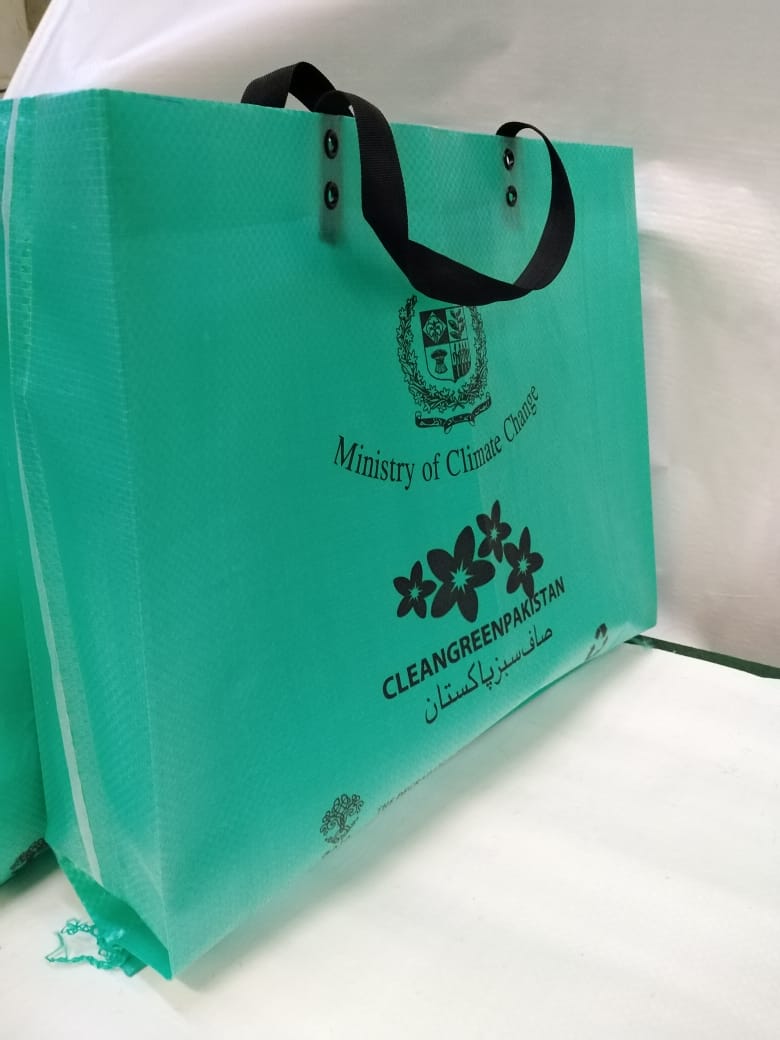 zartajgulwazir's tweet photo. Make the change you believe in.🗺

You can contribute by stopping use of single-use #plastic bags altogether.⏳

Switch rather to reusable degradable #cloth bags, for your shopping and other household needs.♻️

#MinistryofClimateChange https://t.co/5mvwrZjWAC