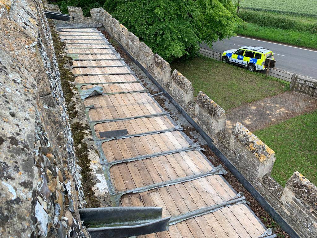 SouthCambsCops's tweet photo. The Church of St. Mary at Whaddon has had all of the lead taken. This will cost the parishioners of Whaddon up to 100k to replace. Any information please report on 101 or crimestoppers. @CambsRuralCops #RCAT #OpCrucible #OpTuscon @HeritageCrime https://t.co/Y0EeO7sRp6 https://t.co/a75G6WcSvN