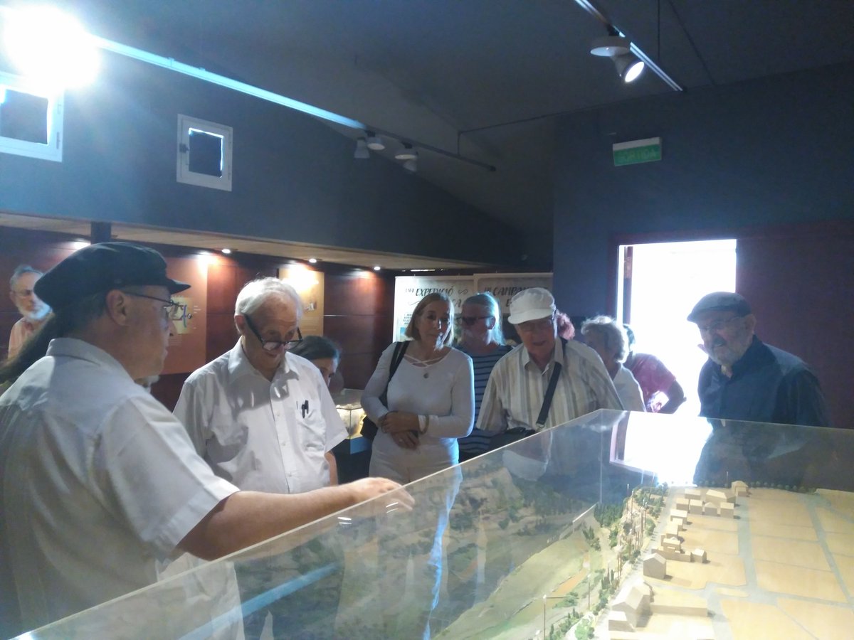NEAN_Capellades's tweet photo. Ens ha visitat un grup de prehistoriadors francesos liderat pel Prof. Henry de Lumley, investigador que va participar en la recerca a l'Abric Romaní del 1956 al 1961. @MuseedeTautavel #AbricRomaní @iphes @MGemaChacn1 @robertsala63 https://t.co/oaAGWra6zI