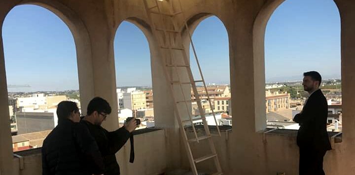 LluriaDe's tweet photo. Imágenes grabación del video-clip "Oda d'Alcàsser", en los interiores del Exc. Ayuntamiento de Alcàsser y exteriores de la localidad @AjuntAlcasser https://t.co/gl6j5UBe1y