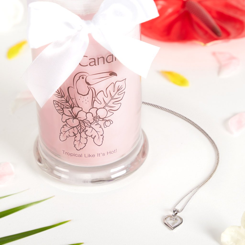 🌸 Buon lunedì con la nostra JewelCandle Tropical Like It's Hot con collana!