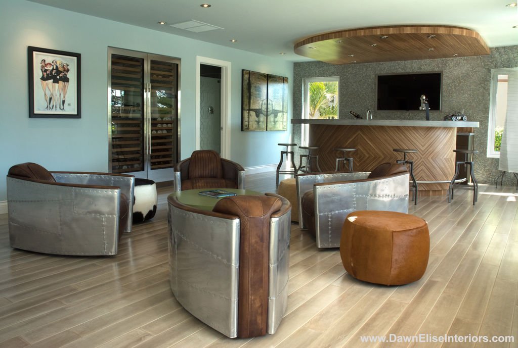 MathisRealtor's tweet image. If you imagine this room with nothing in it but the beautiful home bar, you can see why open spaces like this are so sought after. You could put a long dining table there or just add some comfortable seating and make it into a... facebook.com/17329251803094…