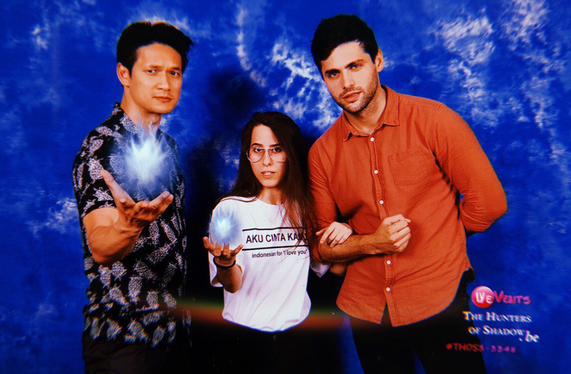 sabrixxvans's tweet image. #THOSbe 

over all the beautiful moments i shared with the cast.. the shumdario photo op was the most special one, specially for how matt and harry dealt with the situation..
i had a completely breakdown there 🤦🏻‍♀️ but the way they calmed me down... i don’t have words...

details: