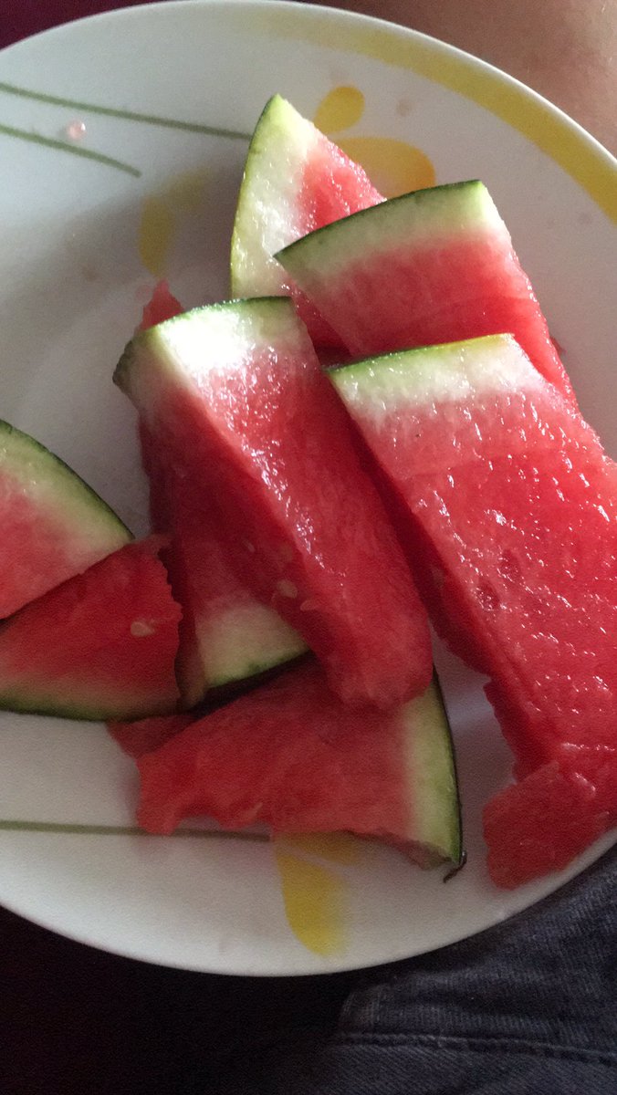 patriiespinosa2's tweet photo. Que preferís?

Rt-Sandía 🍉

Fav-Melón🍈 https://t.co/cRr97FcqIt