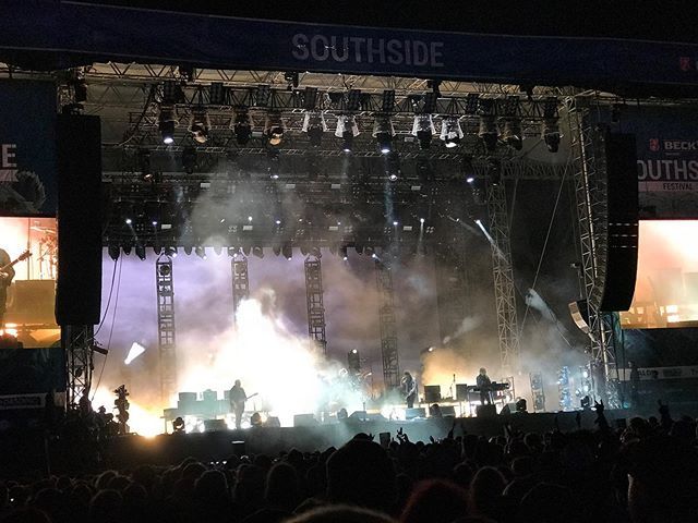 AkiWaschner's tweet photo. Southside 2019 ❤️❤️❤️❤️❤️
Absolute Amazing Weekend!! With many wonderful people around me! 
Definitely going there next year. 
@tammi_relssie 
@leo
@andlltheotherlovelyhumanbeeings 👍🦕❤️ Next year!! @seeed.de 
#festival @paparoach @mumfordandsons @mac… https://t.co/sRo6J6xXP6 https://t.co/y80qRLQo9o
