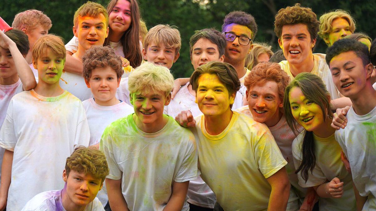 CharterhouseSch's tweet photo. Our first ever Colour Run was a great success! 🎨🏃‍♀️Well done to all pupils involved in organising the event. #artifex #artsfestival #colourrun #paint #fun #charterhouseschool (Photo credit (3): Leroy Ma) https://t.co/2Sm9DEsHhO
