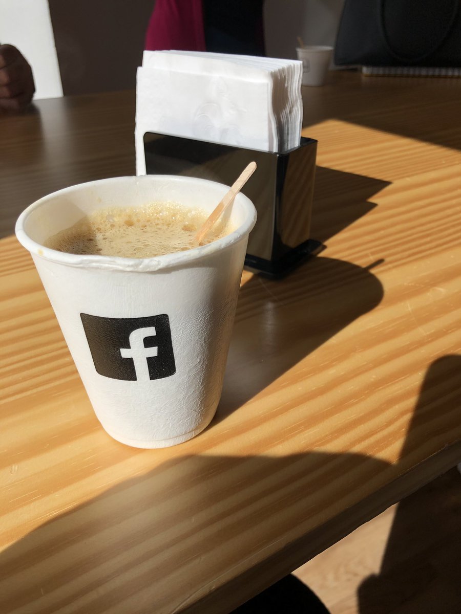 jhonathan's tweet photo. Oi Zuckerberg! #BlueprintLive #Facebook https://t.co/8jFGfyo126