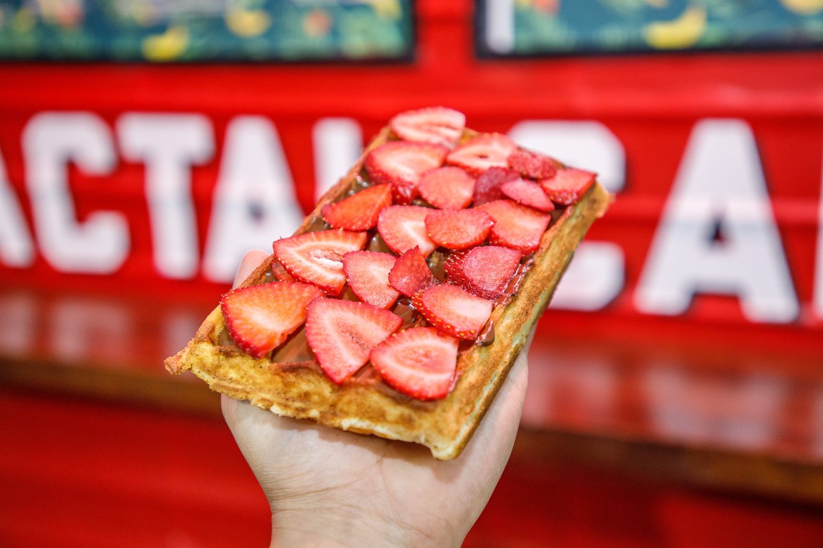 ¿Dirían que es más desayuno o postre? 🍓🌰🤤