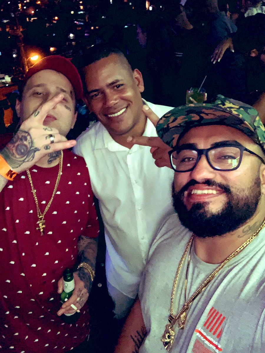 raullsantiago's tweet photo. Outra conexão forte de ontem, foi encontrar meu mano #PRAGAcanetadeouro (e aproximar umas coisas que queremos fazer juntos) e conhecer o #LongBeatz, do sul, irmãozão do meu irmãozão Rafa @RafuagiBrasil. https://t.co/kV62ZRtqiX