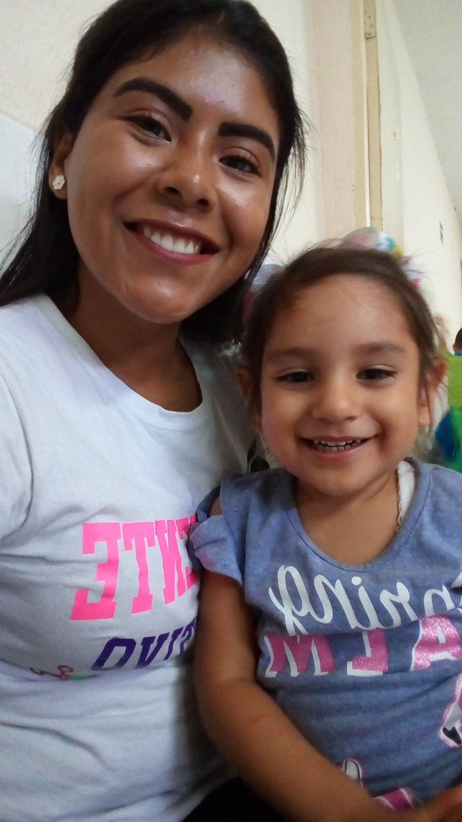 DdebaniRrdz's tweet photo. Estos Niños Me Demostraron Cariño &amp; Amor!De Lunes A Viernes ,Verlos En Su Graduación,Fue Lo MEJOR!😍
Los Quiero Con Todo Mi Corazón!💖👧👦 https://t.co/JeZAhXl3og