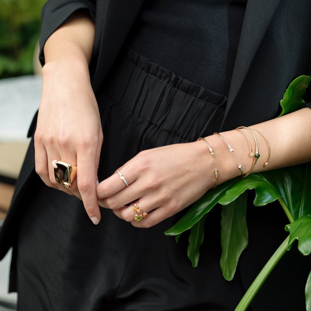Rotap's tweet photo. Pomellato, eşsiz mücevherleri ile tüm dikkatleri üzerine çekiyor!
Zarafeti keşfetmek için https://t.co/HRHSq4KSvb.
Pomellato draws attention with its unique jewels!
#RitrattoCollection #NudoCollection #IconicaCollection #MamaNonMamaCollection #Pomellato #jewels https://t.co/v3drNLSBPh