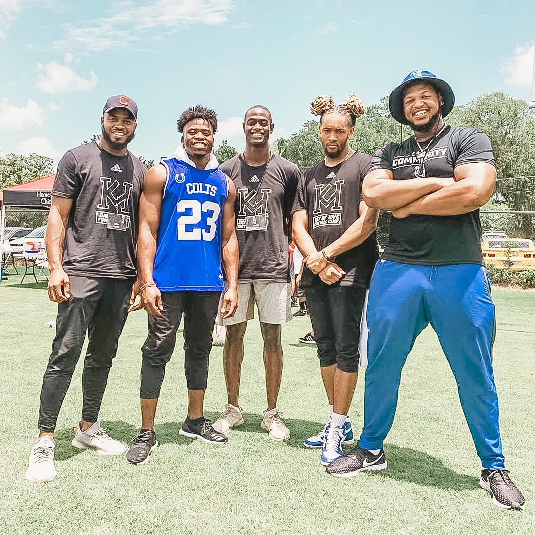 coltscommunity's tweet photo. .@KennyKennyMoe3’s Day of 1ove in Valdosta, GA this weekend with teammates @pierre_desir @JayCar_11 @cmilt912 and Grover Stewart! 

#1ove #ColtsHuddlefor100 https://t.co/edVgllQtNA