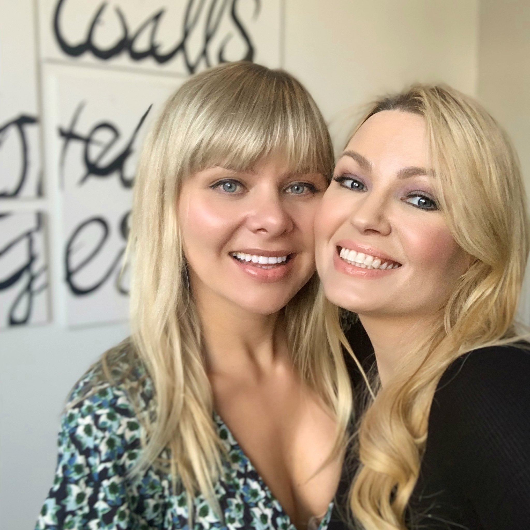 TONIGHT!! 8pm ⁦@thesecretcomedy⁩ club inside Sal’s Restaurant! Be there! #standupcomedy $10 TIX at the door with password “Jim Gaffigan” ⁦@GoldenArtistsLA⁩ >> with my girl ⁦@iamkseniamusic⁩ https://t.co/Wb03pHQ1Ys
