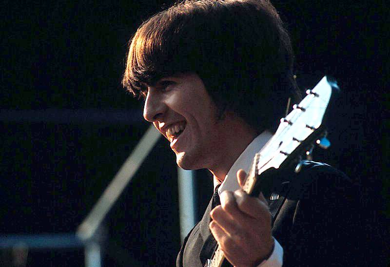 MariaCarbajo's tweet image. Me recuerda uno de mis grandes Yodas en la beatlemanía que el 24 de junio de 1965, los Beatles actuaban en el Velódromo Vigorelli de Milán. De aquel día son estas fotos, de mis favoritas de los Fab4 💜

#DatoRandom