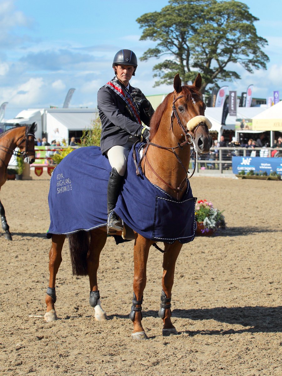 Paul Barker claims a second win in the @BHorseFeeds Speedi-Beet <a href="/hoystweet/">Horse of the Year Show</a> Grade C Qualifier at <a href="/ScotlandRHShow/">Royal Highland Show</a> on Thursday!

Read the full report: britishshowjumping.co.uk/news/-paul-bar…