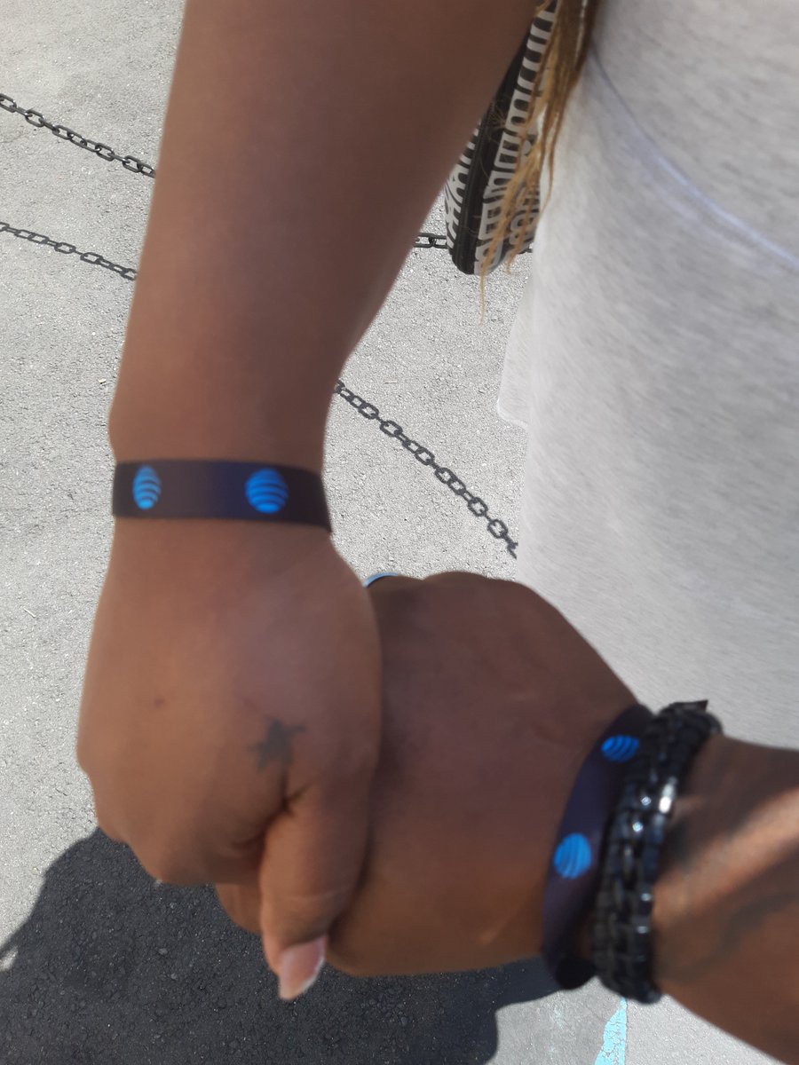callcenterchamp's tweet photo. At&amp;t bringing hands together at the shape #lifeatatt #cerritospride https://t.co/B3RWxZToQV