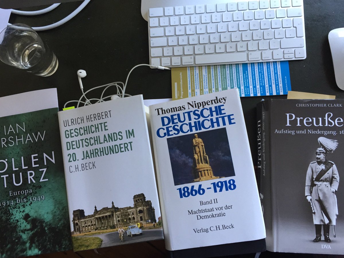 Frauen, arbeitet nicht nur auf Wikipedia mit, sondern schreibt auch Bücher mit diesem Titel, Umfang, Anspruch.