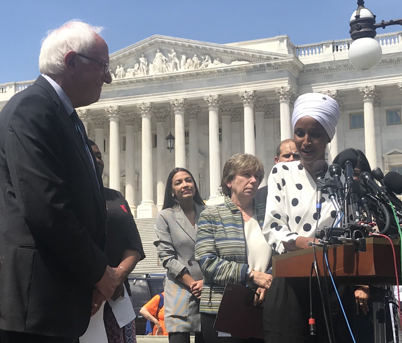 D91idYWWkAAFlpM.jpg:large